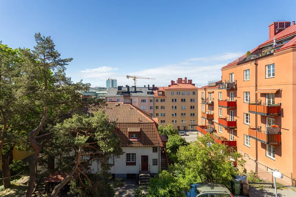 Balcon - Charming 2-Bedroom Flat with High Location in Råsunda