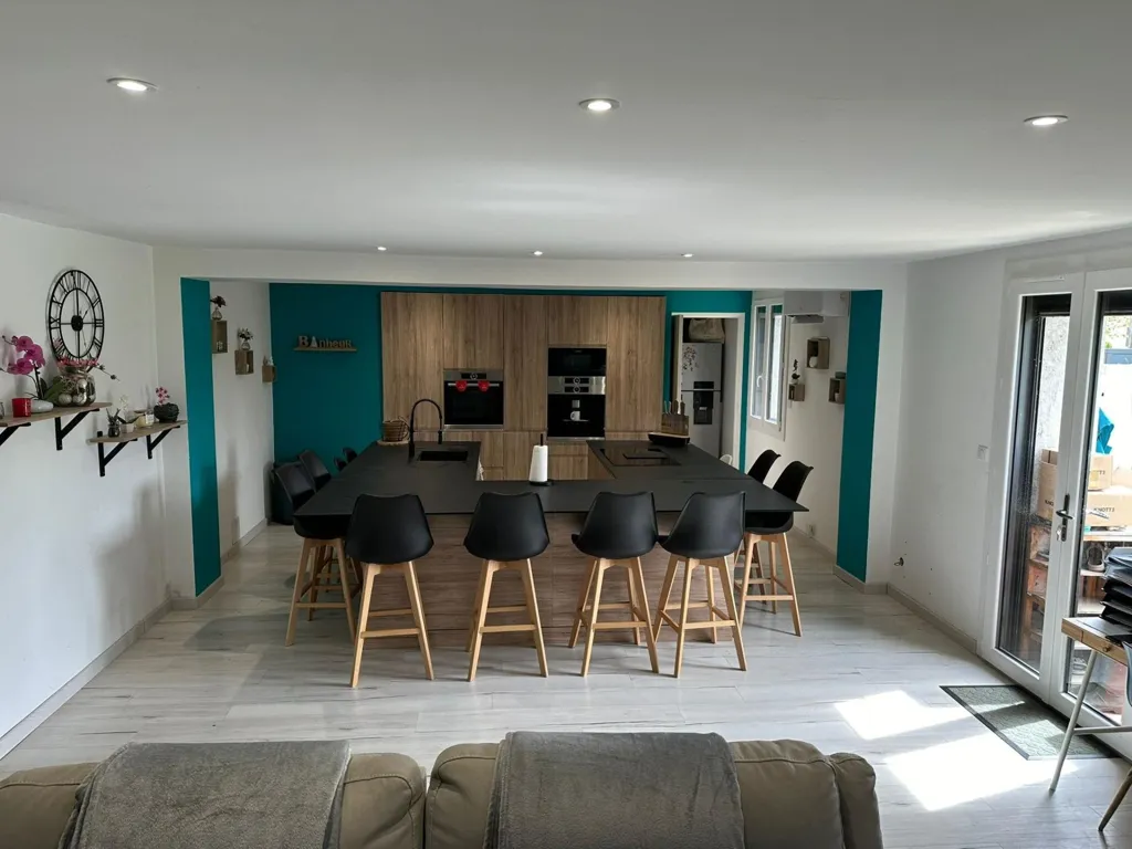 Kitchen - House with Pool and Garden near Schools