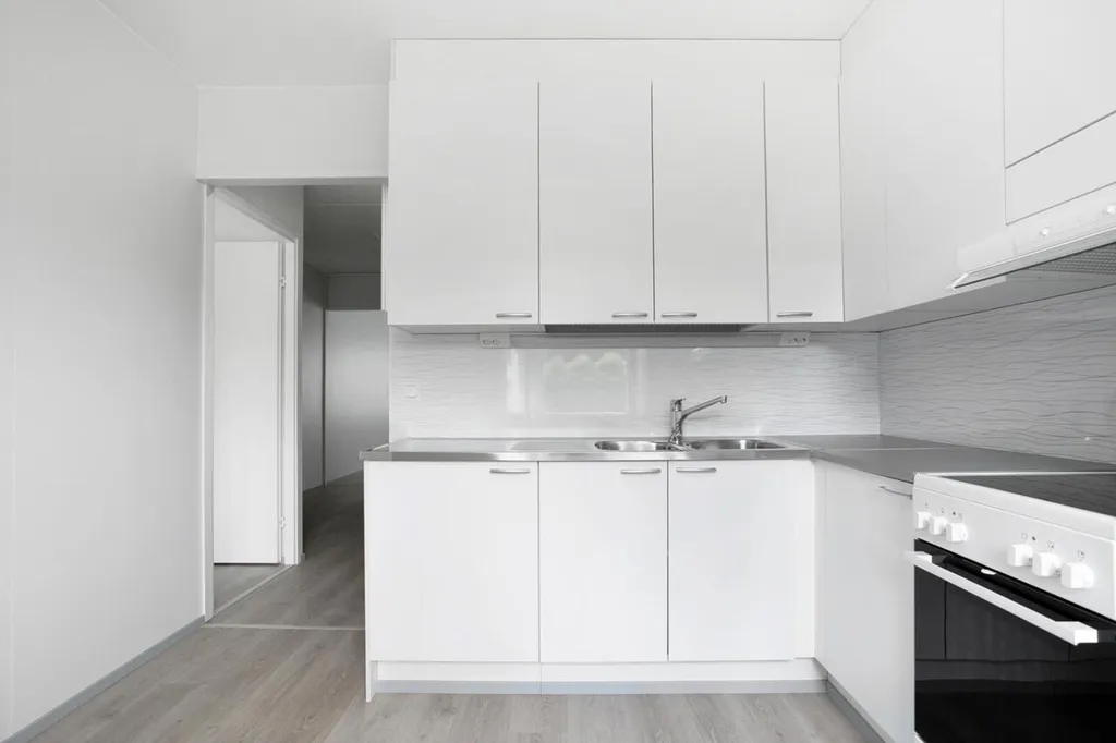 Köök - Spacious Two-Bedroom Flat with Balcony in Vantaa