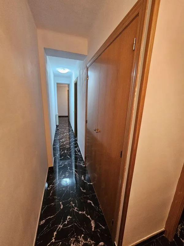 Entrée - Student-Friendly Flat with Balcony in Eixample