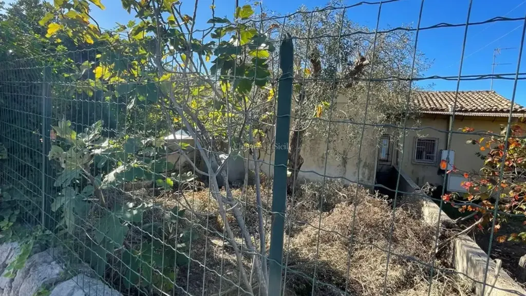 Jardin - Rustic Villa with Garden in Modica