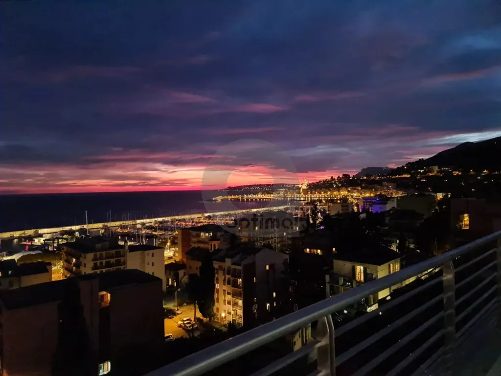 Rõdu - Luxury Penthouse with Sea View in Menton