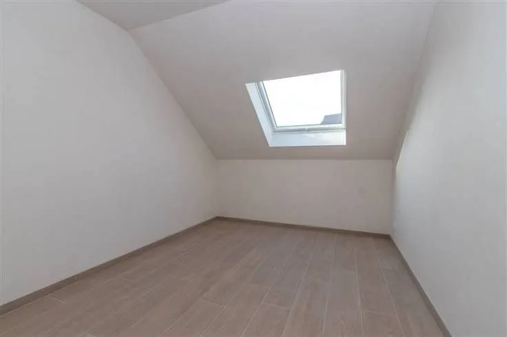 Pièces - Appartement 3 Chambres avec Terrasse au Centre de Dworp