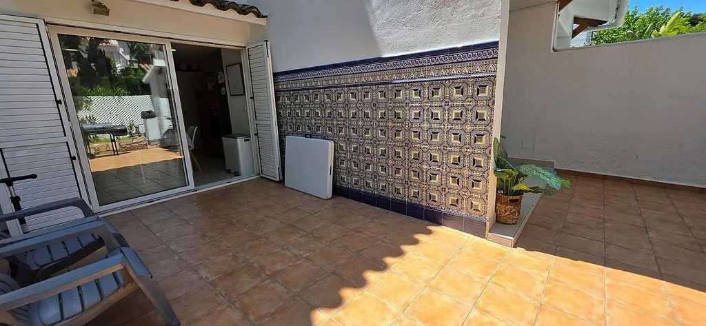 Terrass - Semi-Detached House with Pool in Rocafort