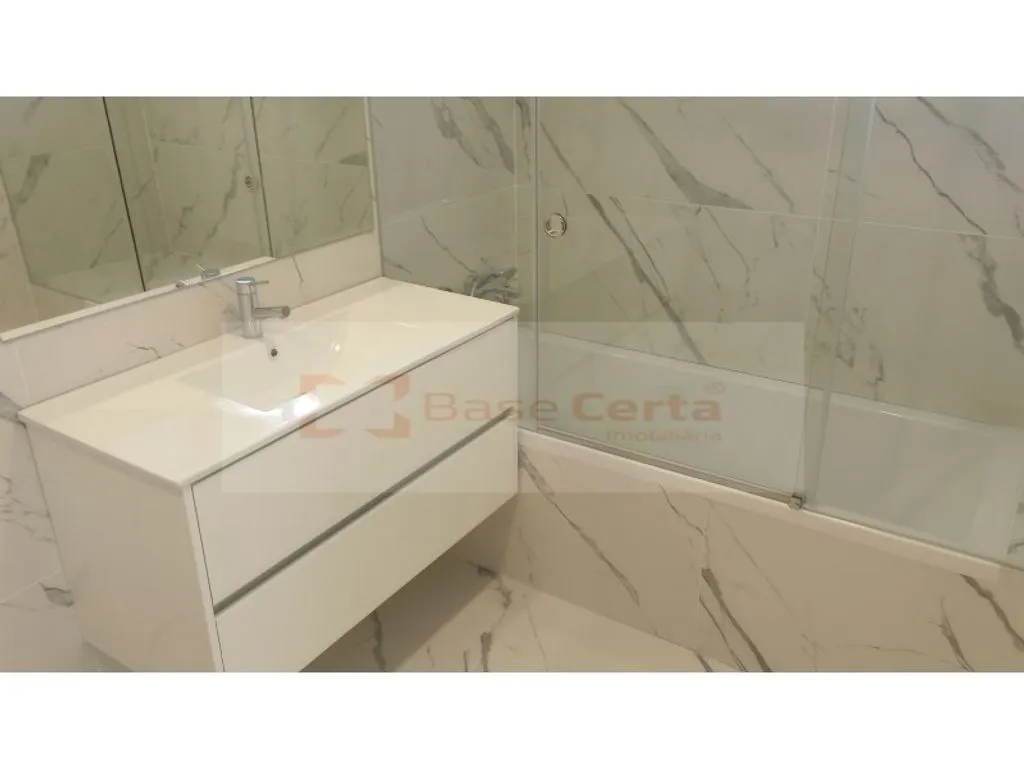 Vannitoad - Luxury Flat with Private Parking in Almada Velha