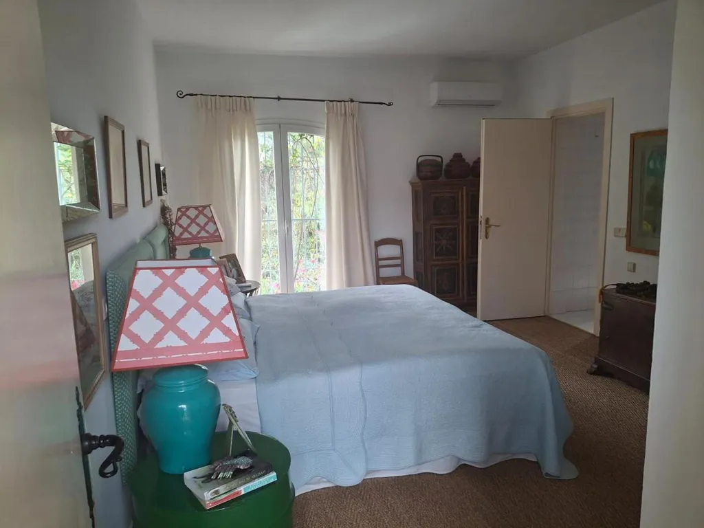 Magamistoad - Villa with Development Potential in Marbella