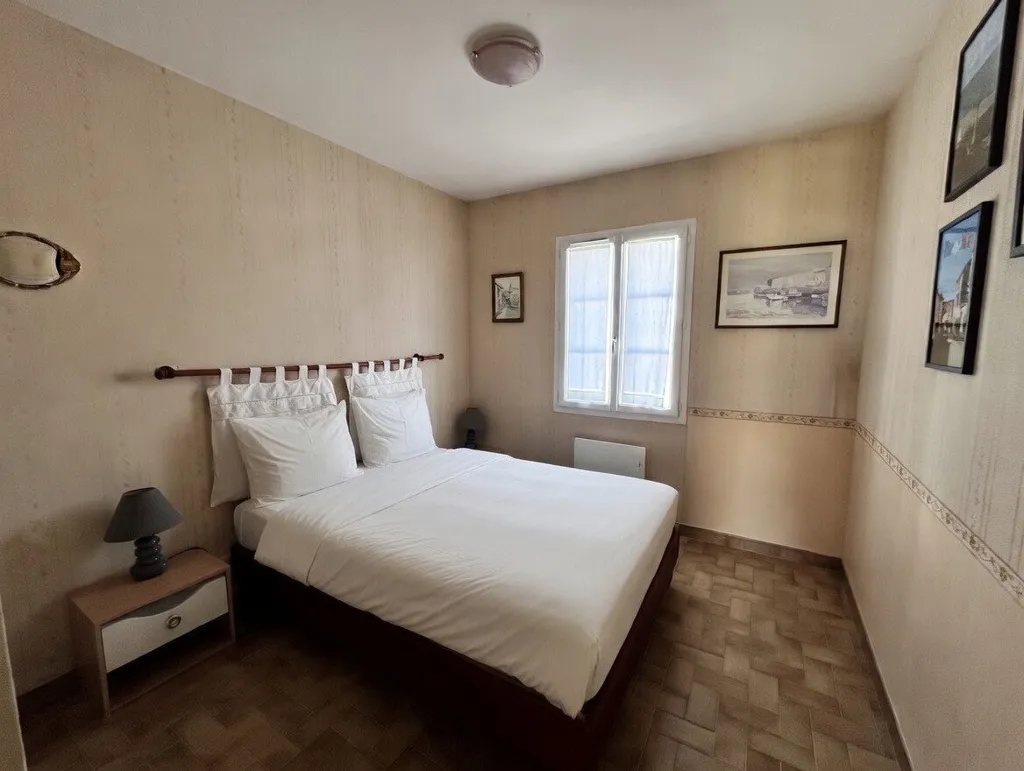 Bedrooms - Charming Flat-Plan House with Garden in La Couarde-sur-Mer