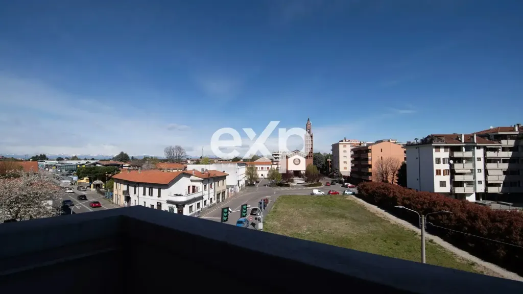 Balcon - Apartment with Balcony in Castellanza