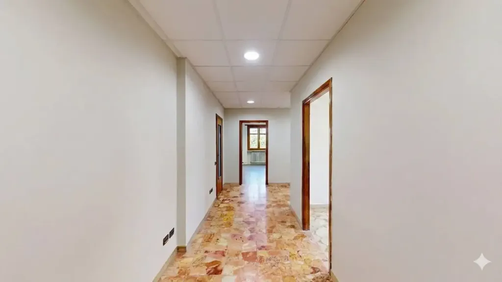Entrée - Spacious Trilocale with Balcony in Turin