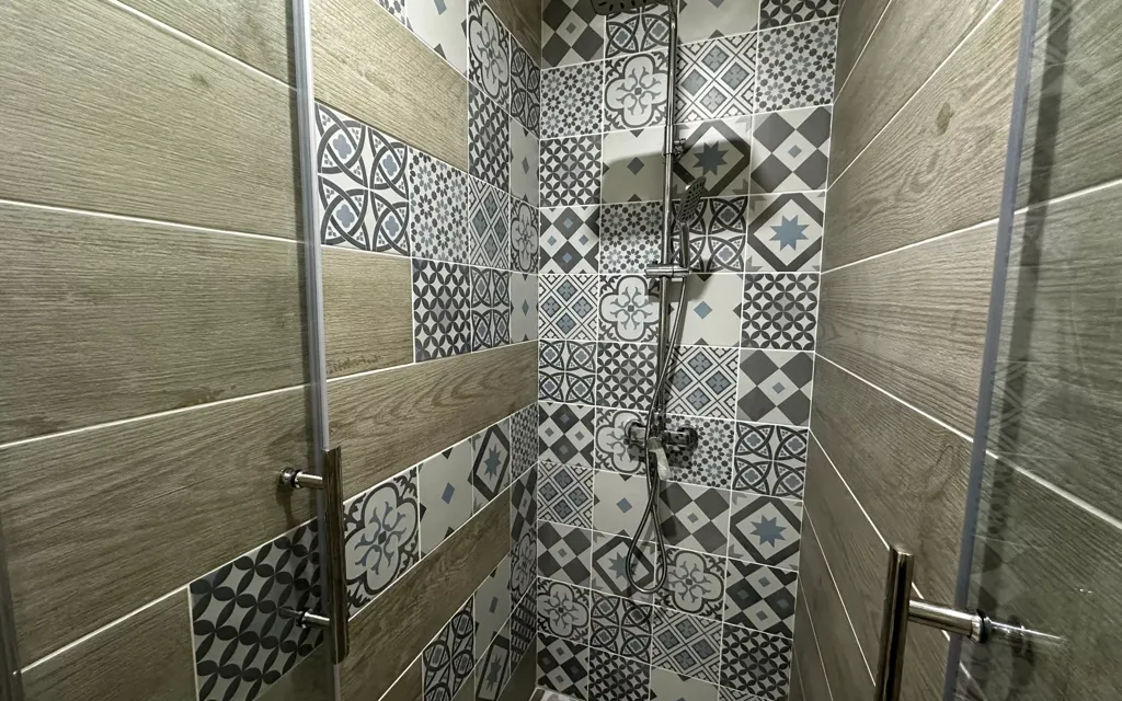 Salles de bain - Studio Rénové avec Cuisine Équipée à Triel-sur-Seine