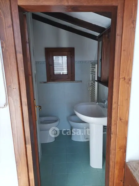 Bathrooms - Rented Duplex with Character in Mompeo