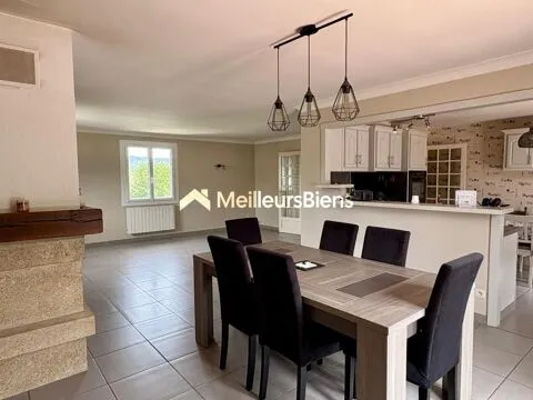 Salle à manger - Villa avec Piscine et Sous-sol à Mazamet