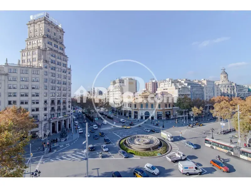 Reformed Apartment with Terrace in Eixample