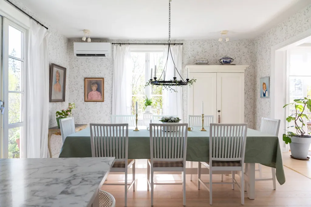 6-toaline maja asukohas Norrtälje kommun