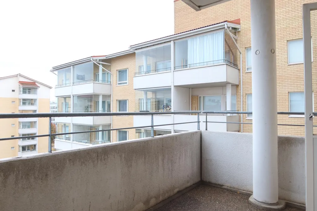 Balcon - Modern Studio with Balcony in Turku Centre