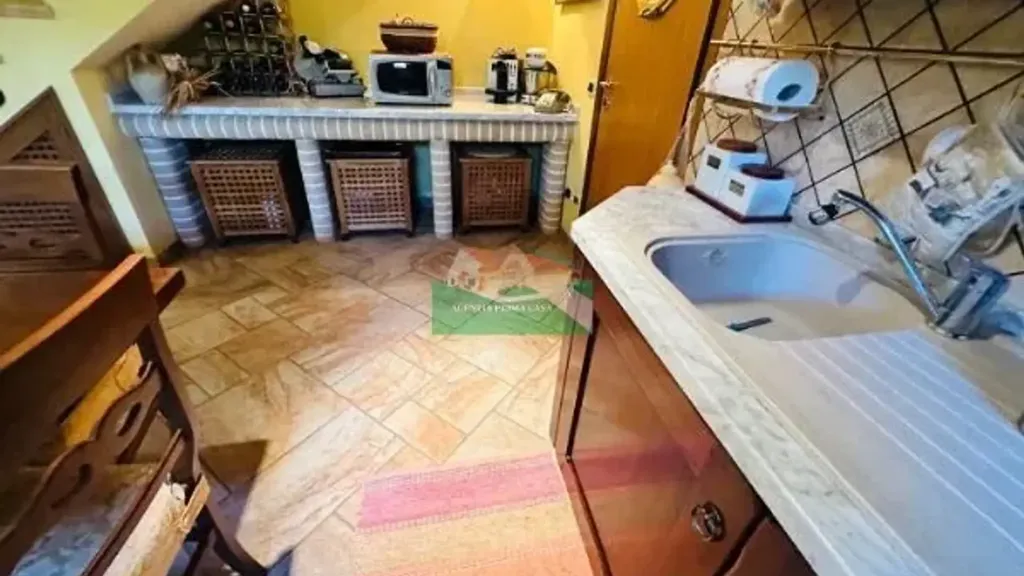Cuisine - Villa with Three-Sided Garden in Ravenna