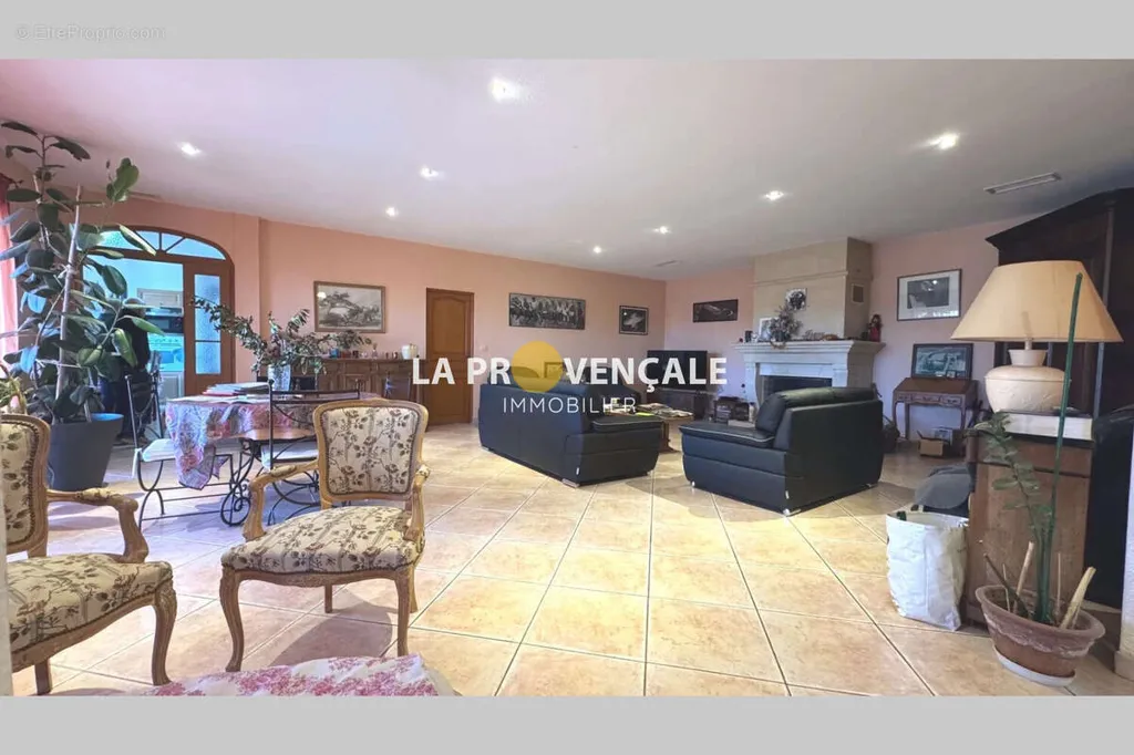 Séjour - Maison avec Piscine et Terrasse à Béziers