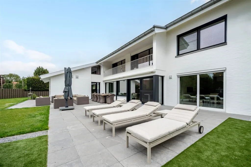 Terrass - Luxury Villa with Pool in Staden