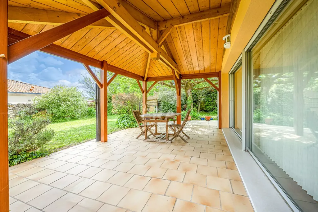 Terrasse - Maison d'Architecte avec Jardin à Niort