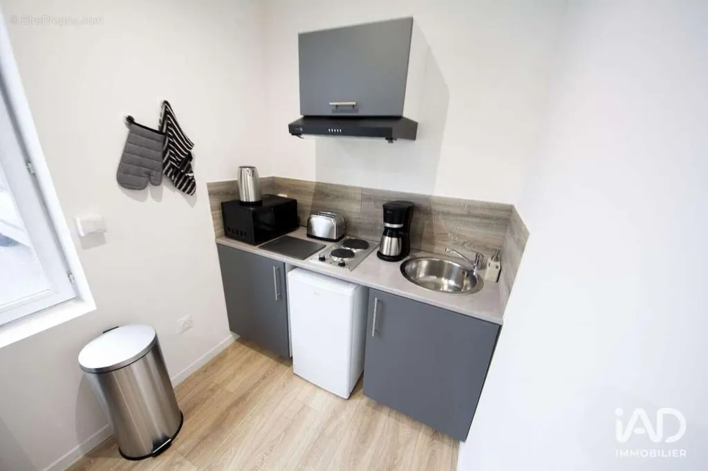 Cucina - Rental Property with Multiple Units in Saint-Quentin