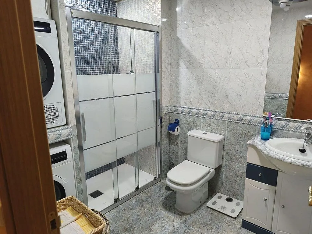 Salles de bain - Adosado with A/C and Fireplace in Bargas
