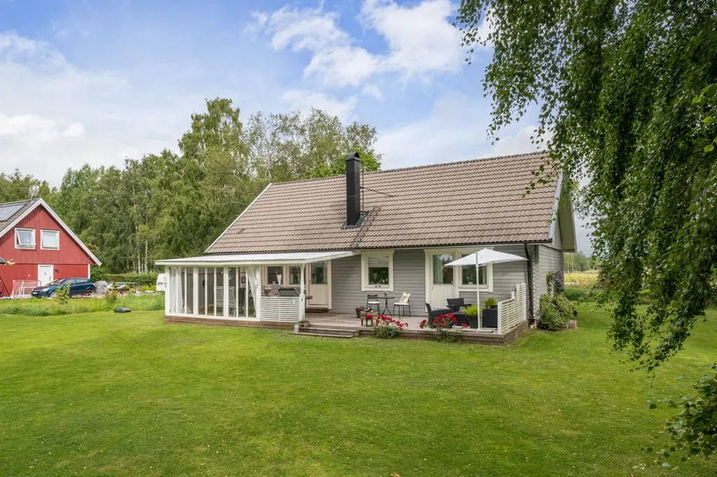 Jardin - Charming Villa with Garden in Lantligt Setting