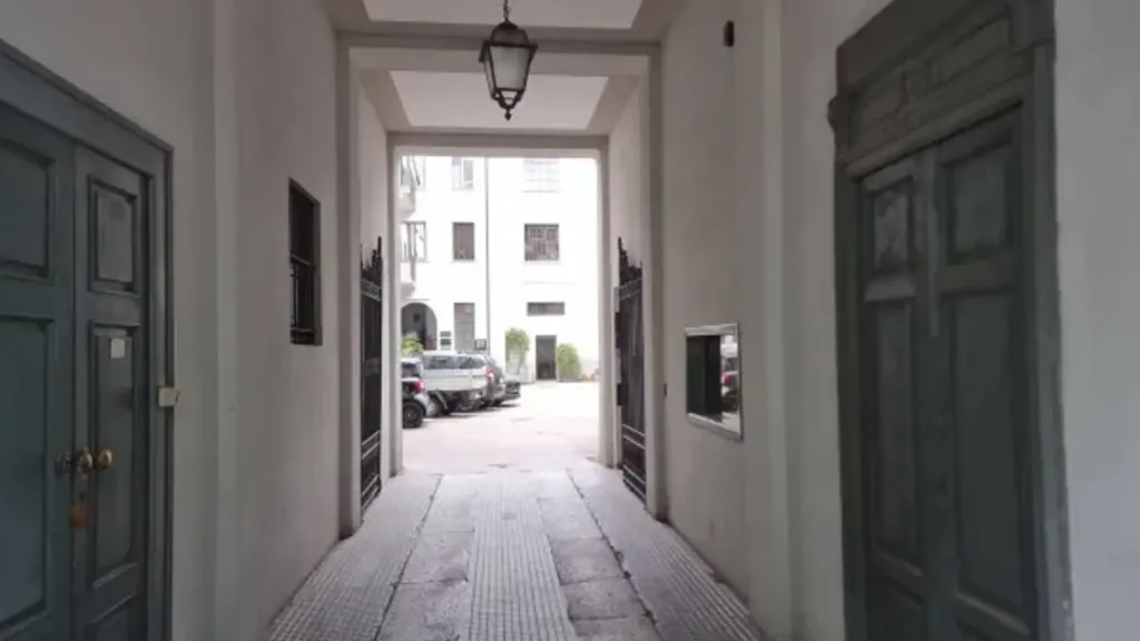 Entrée - Modernised Studio with Balcony in Milan