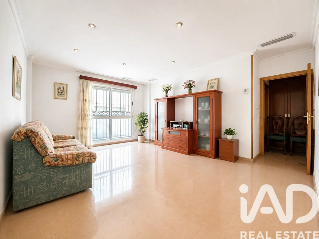 Elutuba - Spacious Flat with Garage in Abarán