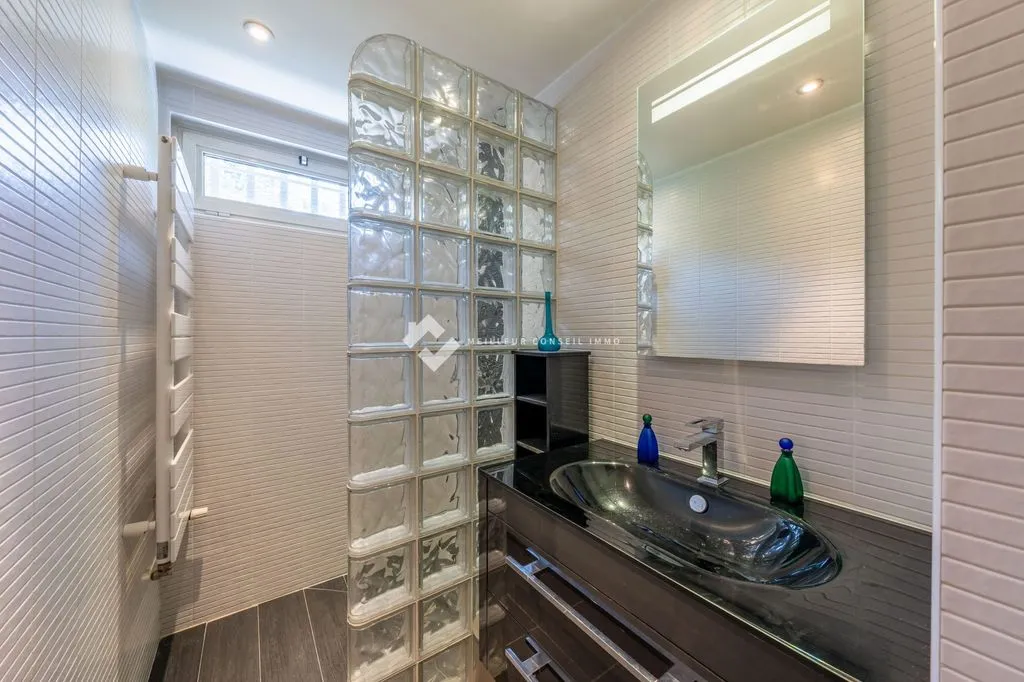 Bagni - Architectural House with Pool in Dammarie-les-Lys