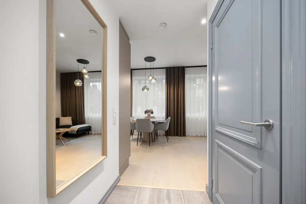 hallway_entrance