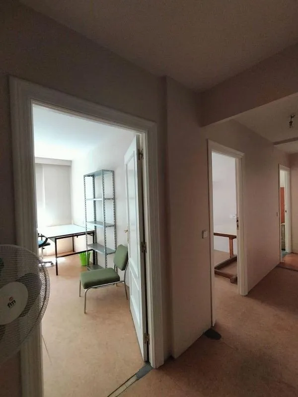 Bureau - Furnished Flat with Balcony in Salamanca