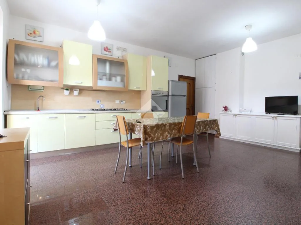 Sala da pranzo - Trilocale with Private Garden in Agropoli