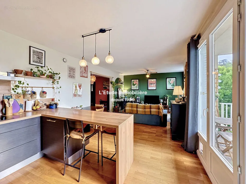 Cuisine - Appartement Lumineux avec Balcons proche du Métro