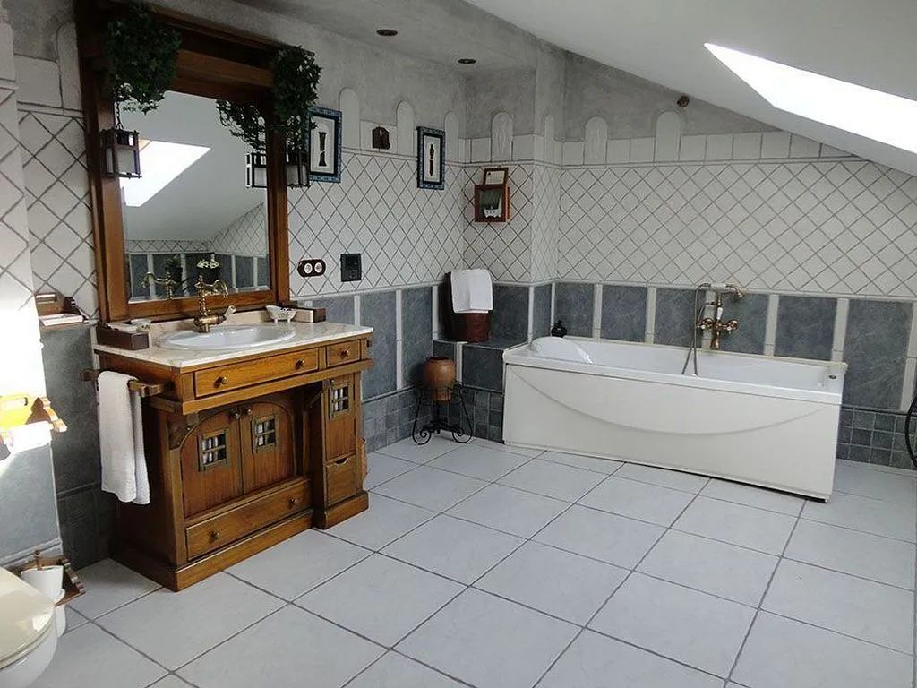 Salles de bain - Adosado with Rustic Decor in Riocavado de la Sierra