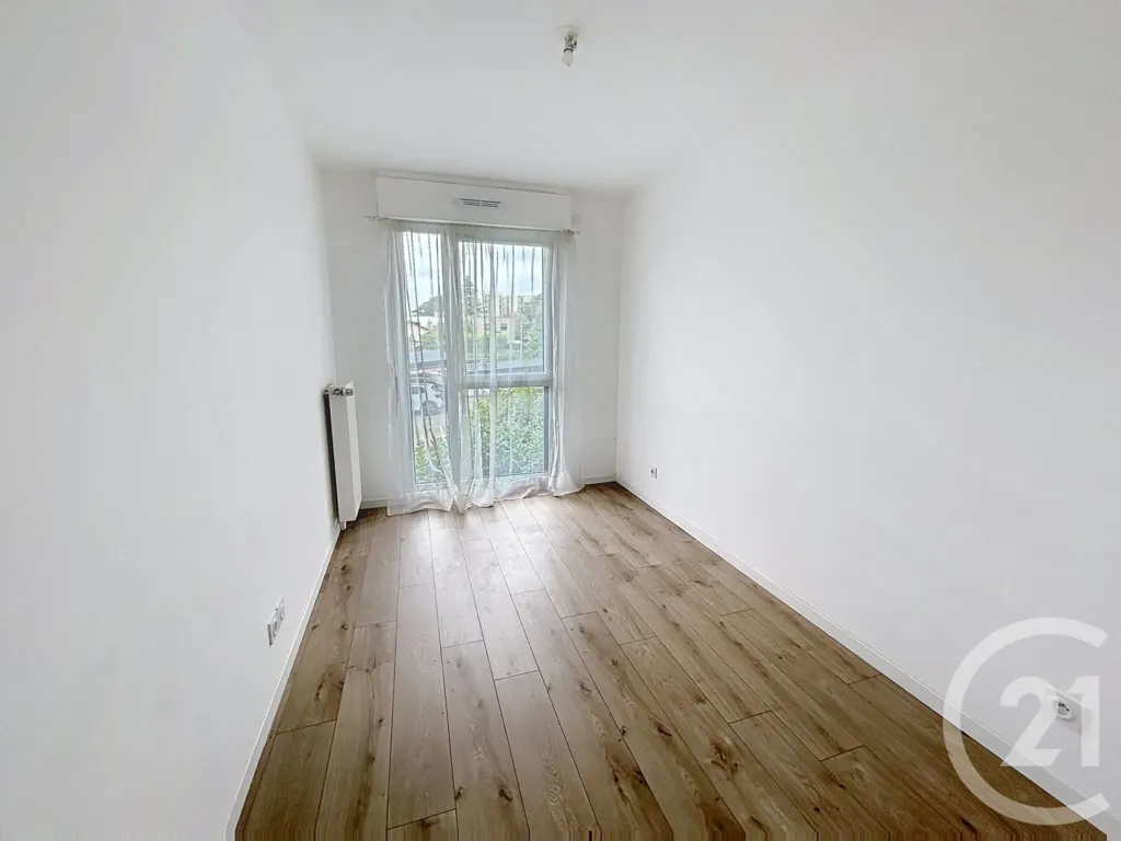 Pièces - Appartement F3 avec Balcon à Houilles