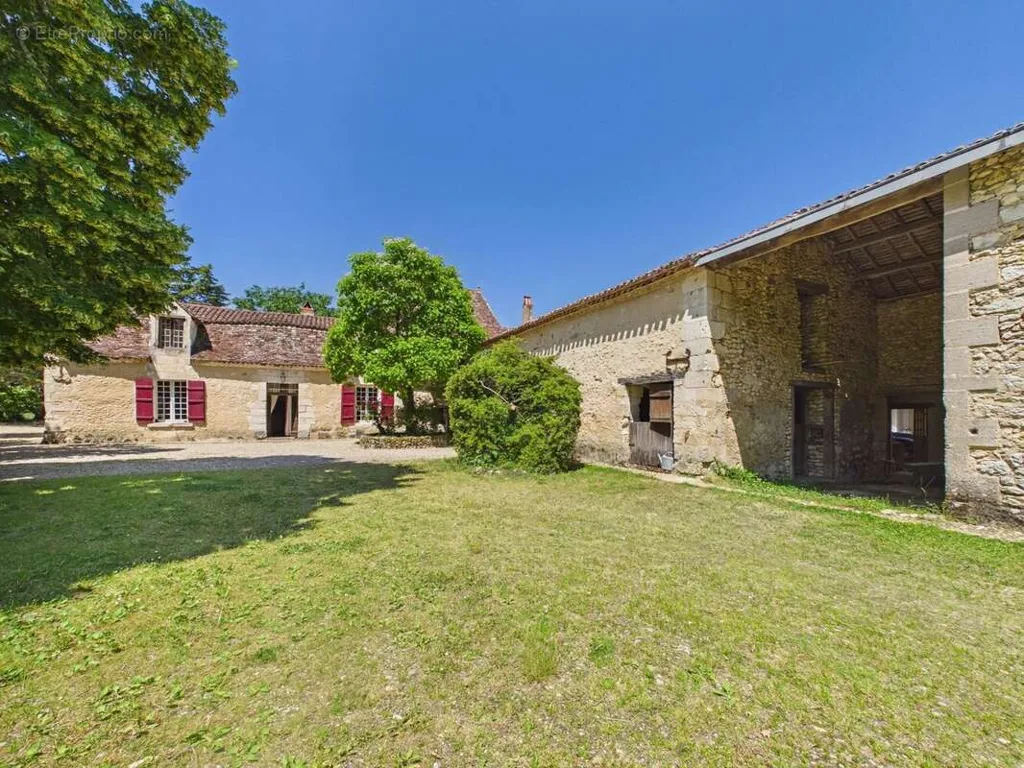 Välivaade - 17th Century Character House with Paddock in Périgord