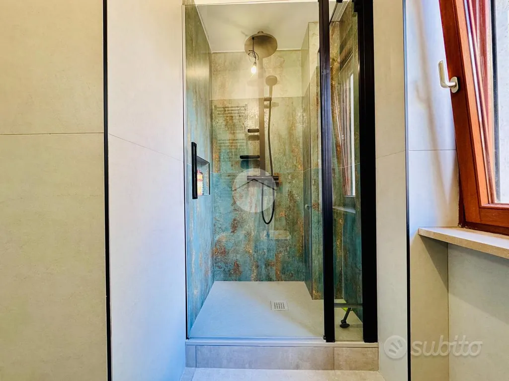 Salles de bain - Fully Renovated Apartment with Panoramic Balcony in L'Aquila