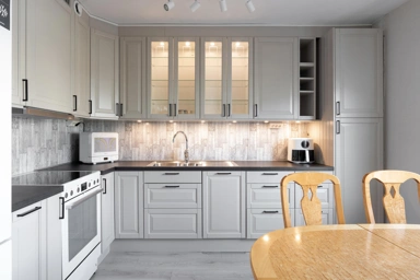 Cuisine - Apartment with Large Balcony in Attractive Location
