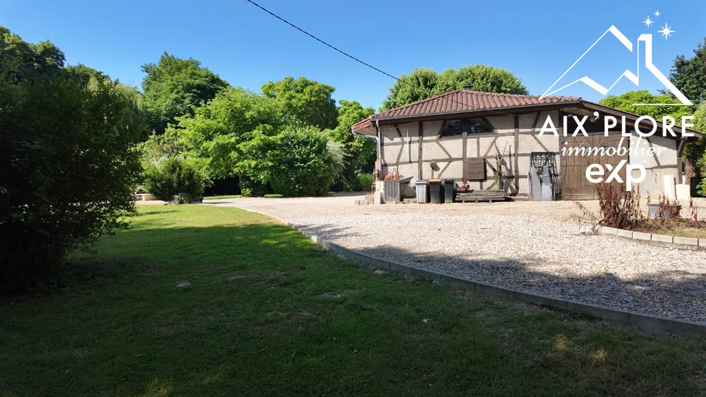 Jardin - Maison Longère Rénovée avec Piscine à Attignat