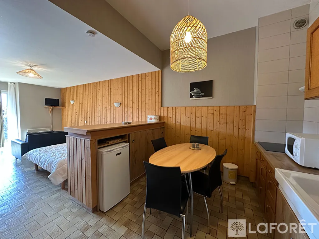Sala da pranzo - Ground Floor Apartment with Terrace in Saint-Point-Lac