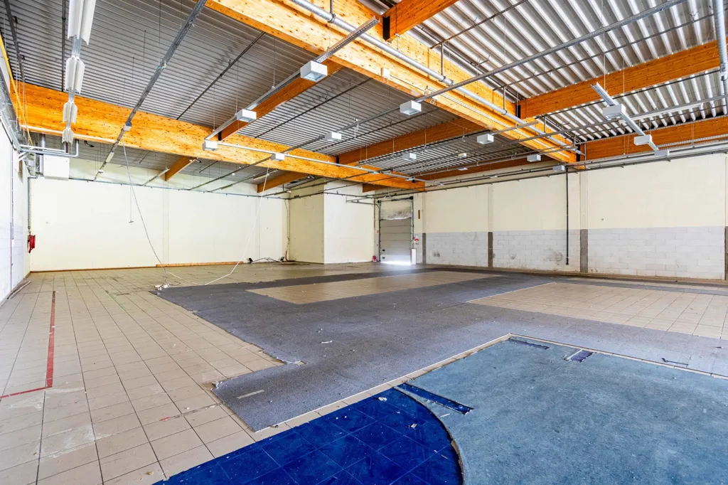 Garage - Bâtiment pour usage mixte avec parking à Geraardsbergen