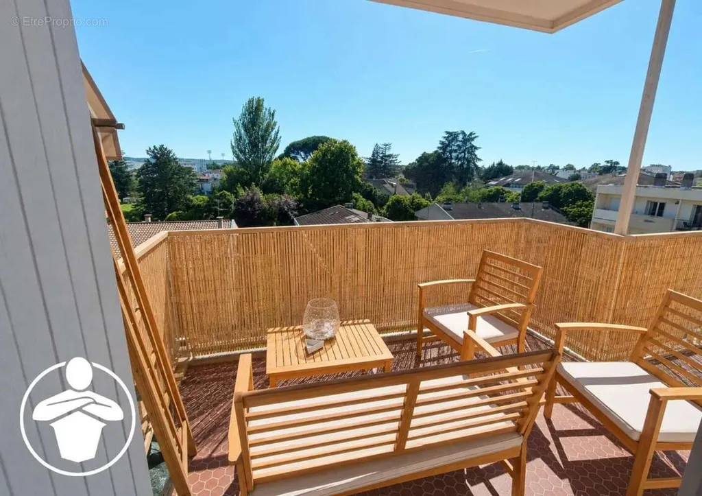 Rõdu - Bright Apartment with Balcony in Agen