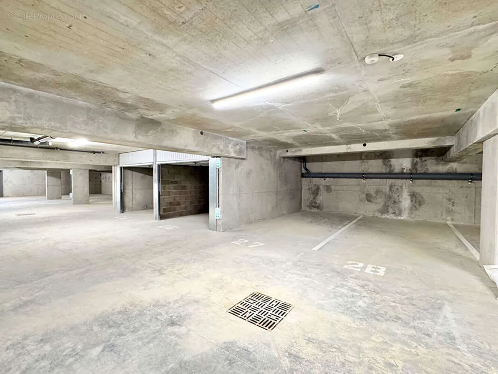 Garage - T3 with Covered Terrace in Terville