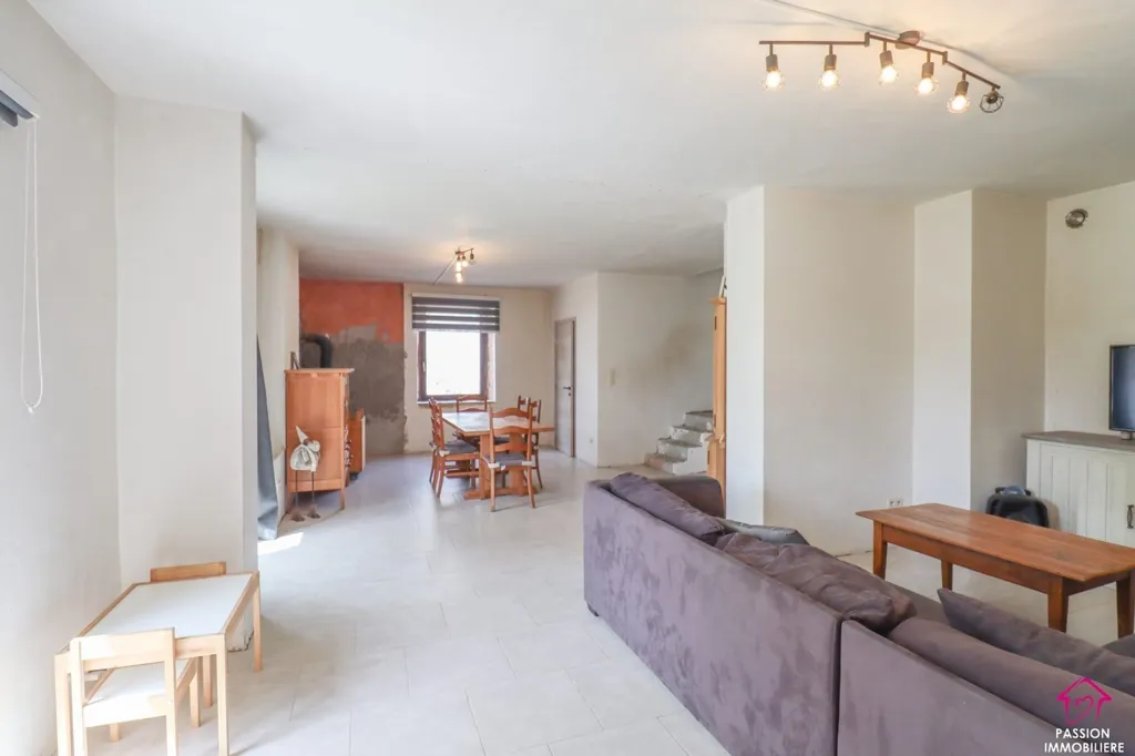 Soggiorno - Charming 3-Facade House with Garden in Scry