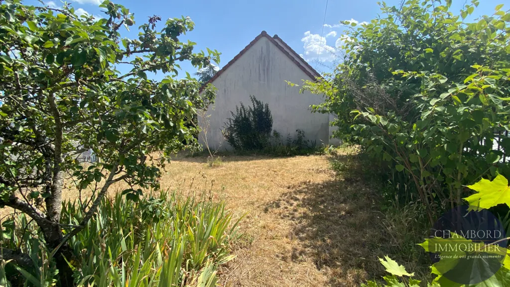 Aed - Contemporary Flat in Contres with Garden