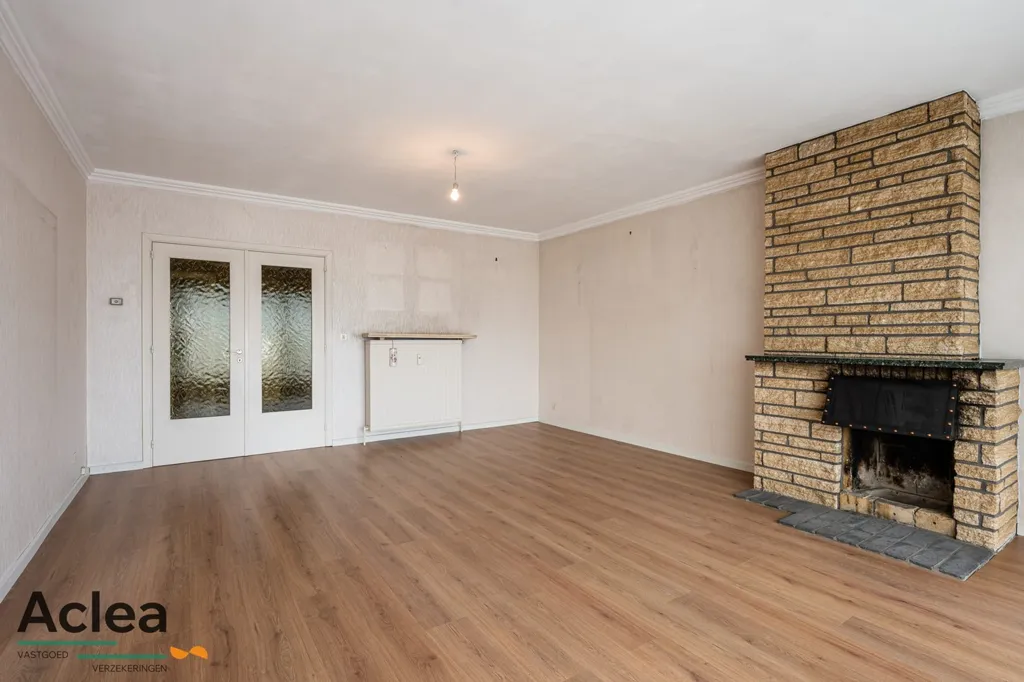 Séjour - Appartement avec Balcon et Vue sur l'Église à Eeklo