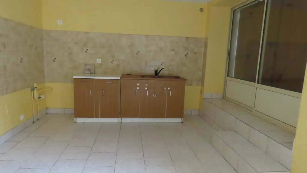 Cucina - Traditional House with Courtyard in Saint-Raphaël