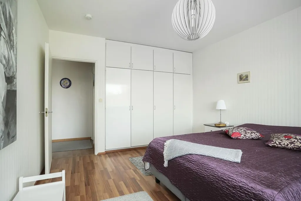 Magamistoad - Spacious Triplex with Balcony in Kivimaan