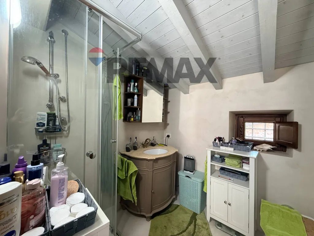 Bagni - Convent-Style Apartment with Terrace in Montaldo