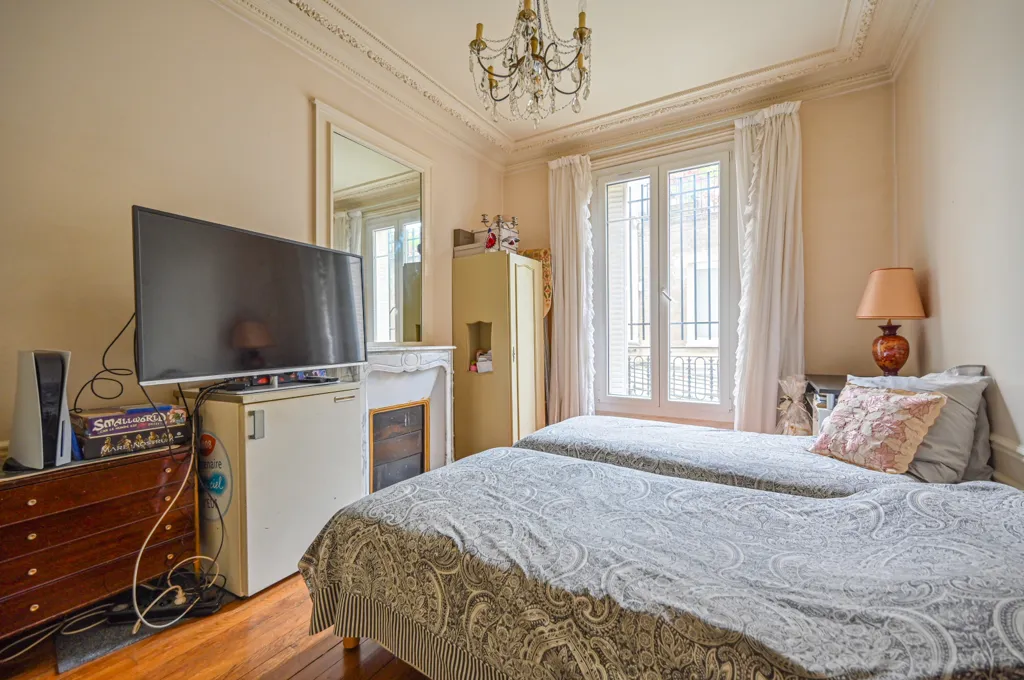Chambres - Appartement Haussmannien avec Balcon Sud à Paris 11ème